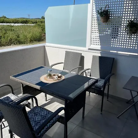 Asterias Apartment *